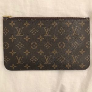 Louis Vuitton Neverfull  Wristlet Pockette